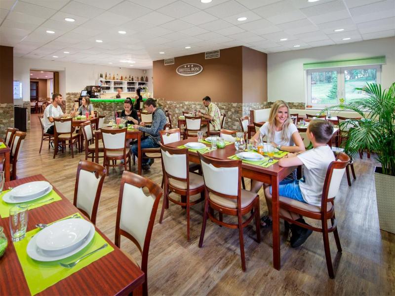 Hotel Bon image