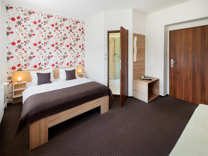Hotel Bon image