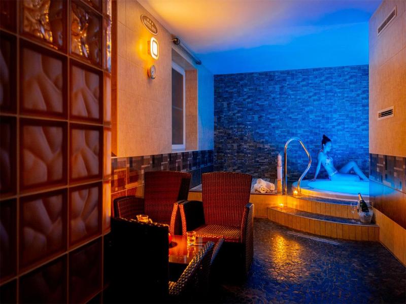 Hotel Bon image