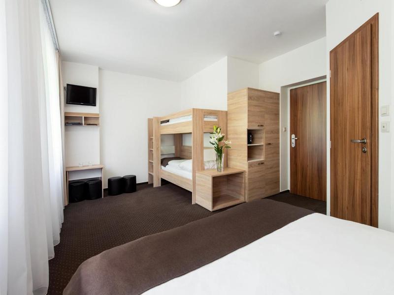 Hotel Bon image