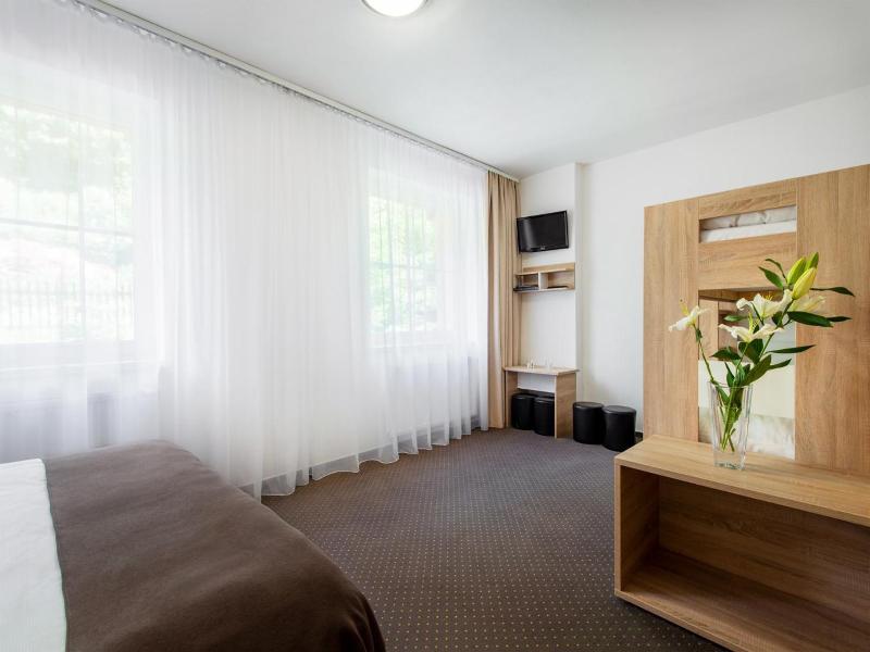 Hotel Bon image