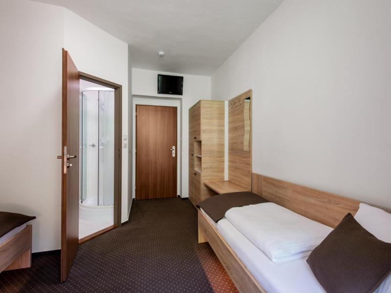 Hotel Bon image