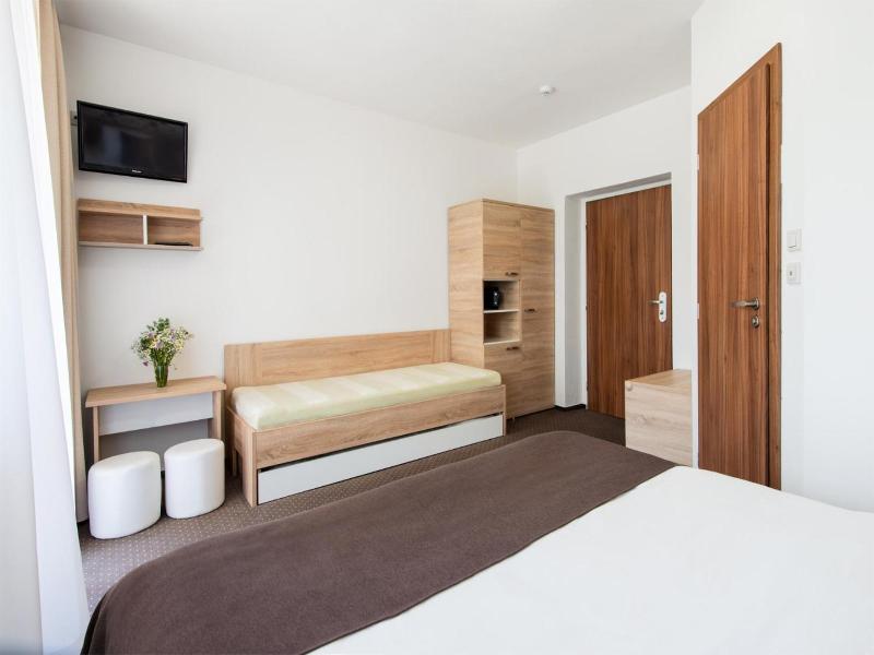 Hotel Bon image