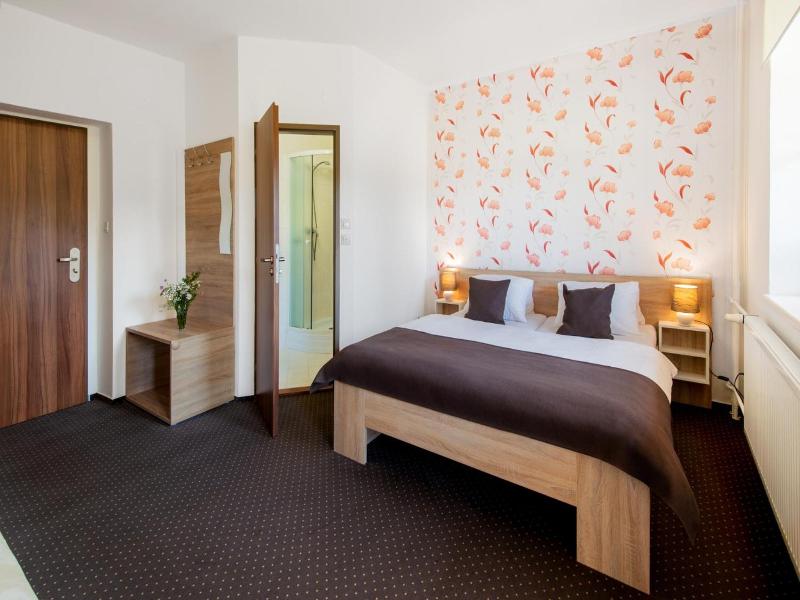 Hotel Bon image