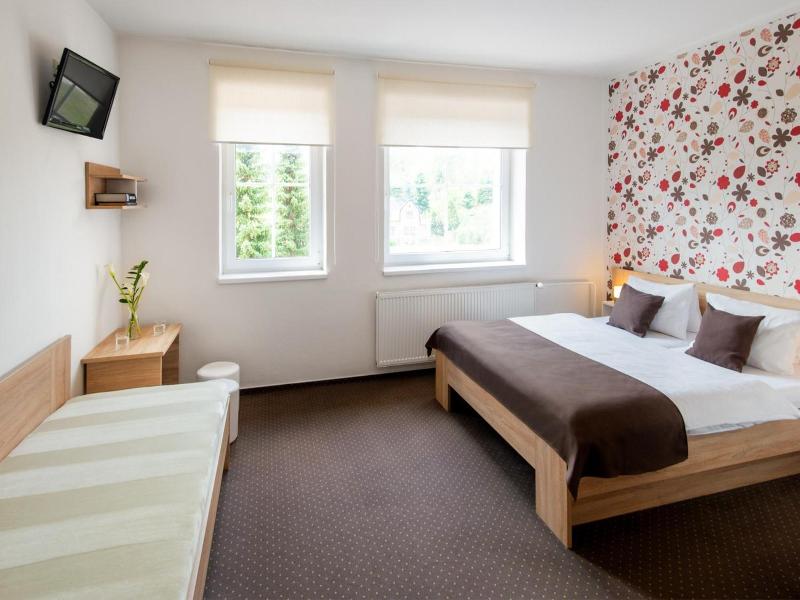 Hotel Bon image