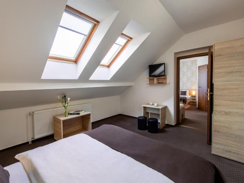 Hotel Bon image
