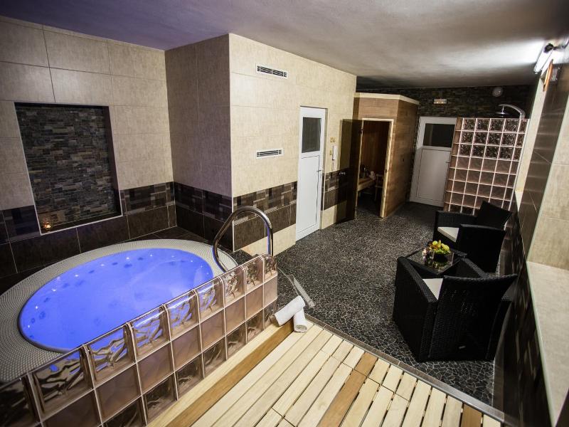 Hotel Bon image