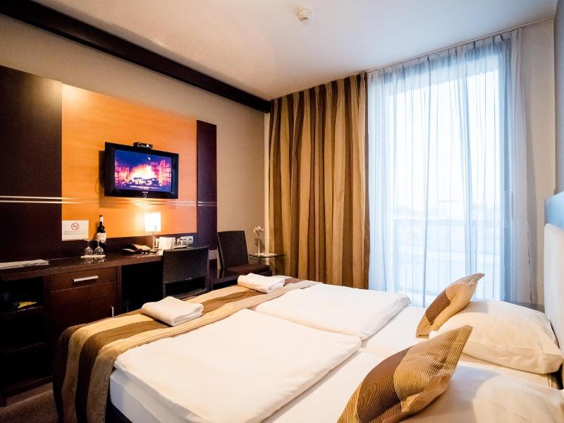 Hotel Dolphin image