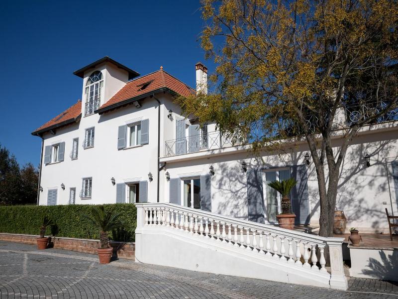Villa Strampelli image