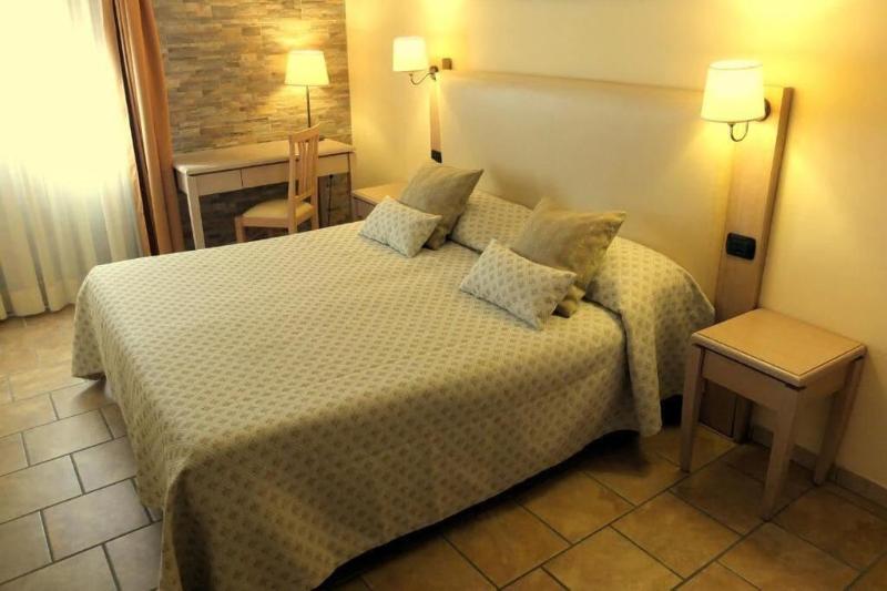 Villa Rosita image