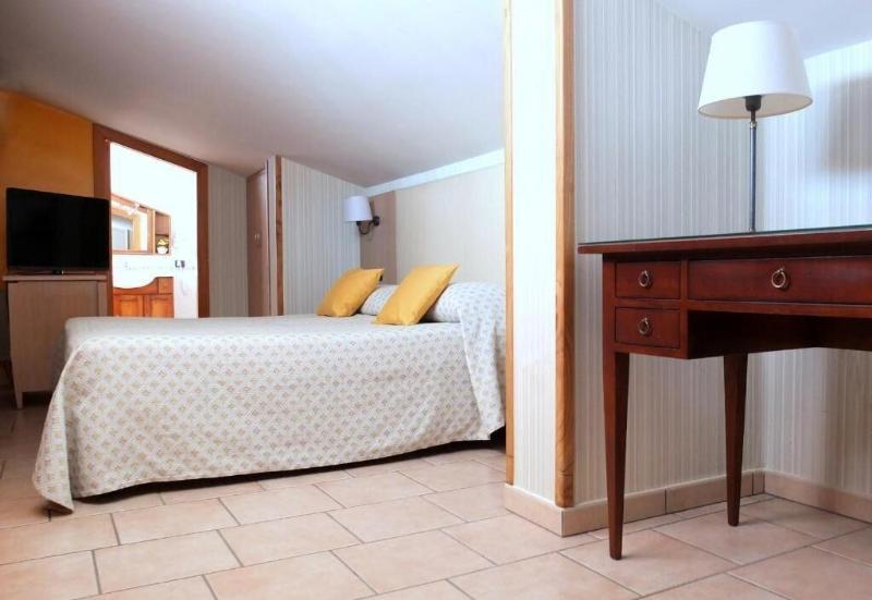 Villa Rosita image