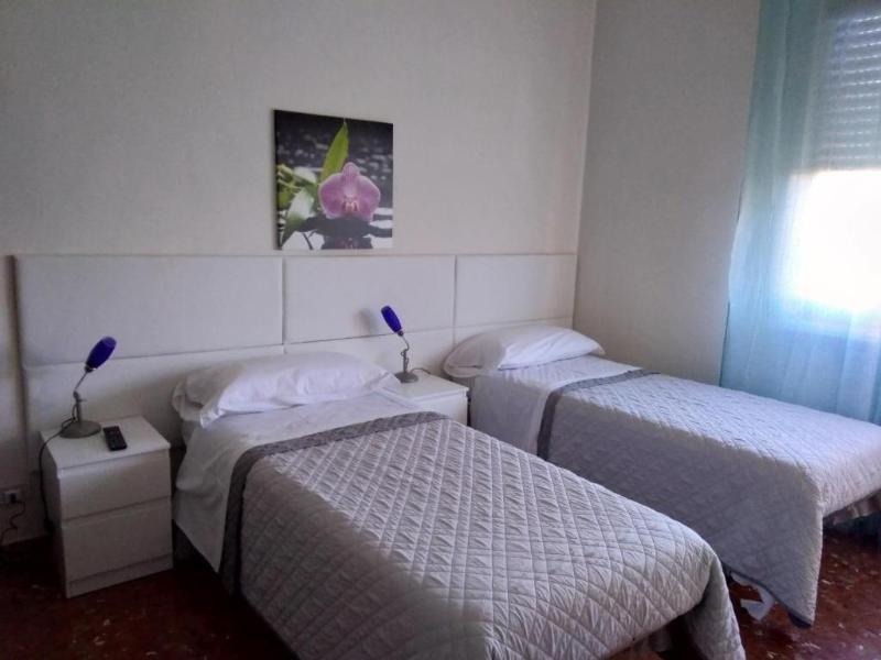 Lovelybed image