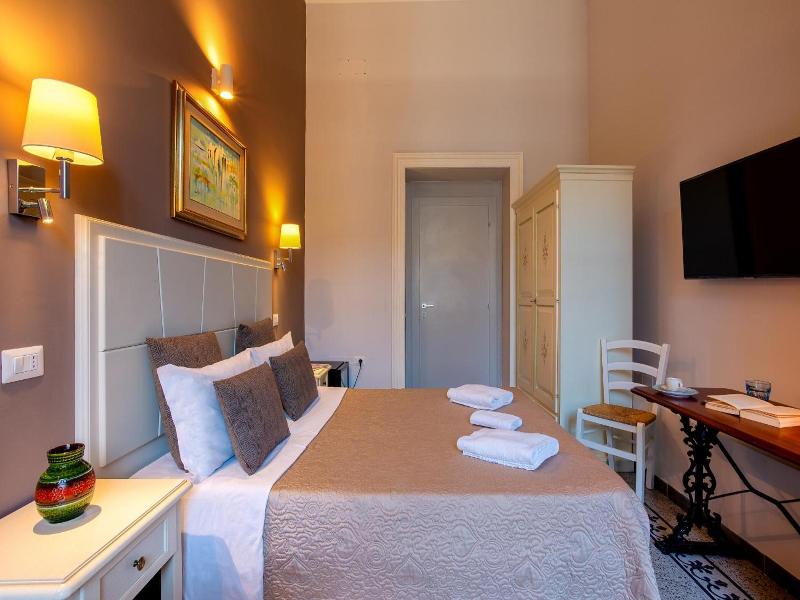 Marlin Rooms image