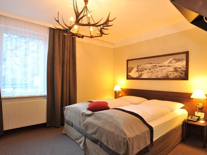 Ski Lodge Reineke image