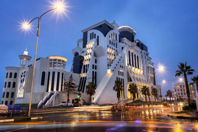 The Grand Gloria Hotel image
