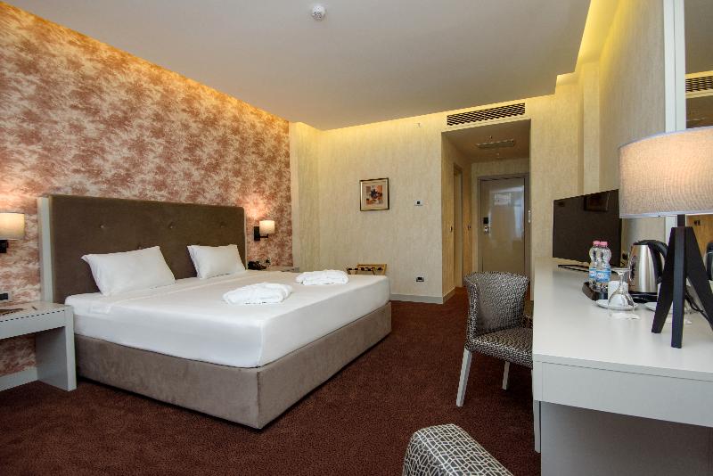 The Grand Gloria Hotel image