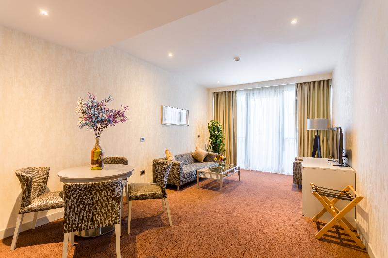The Grand Gloria Hotel image