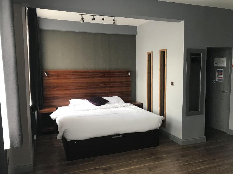 Bennetts Hotel image