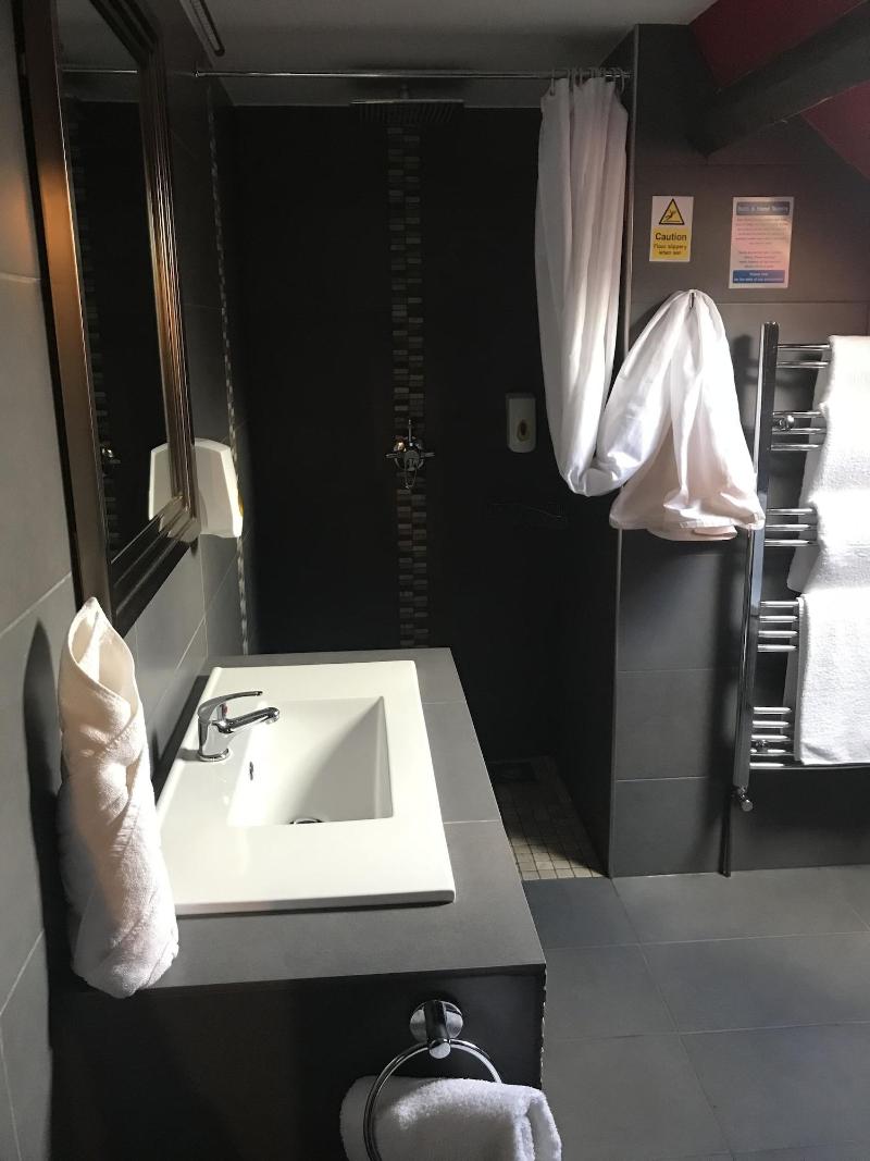 Bennetts Hotel image
