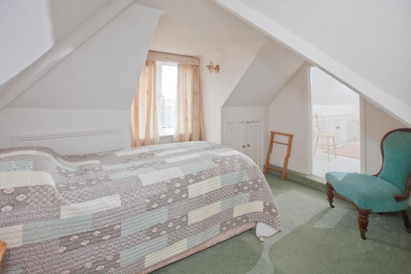 The Old House Guesthouse image