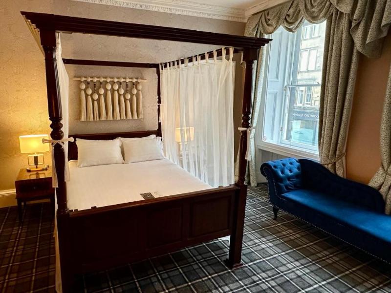 The Valentine Townhouse Hotel image