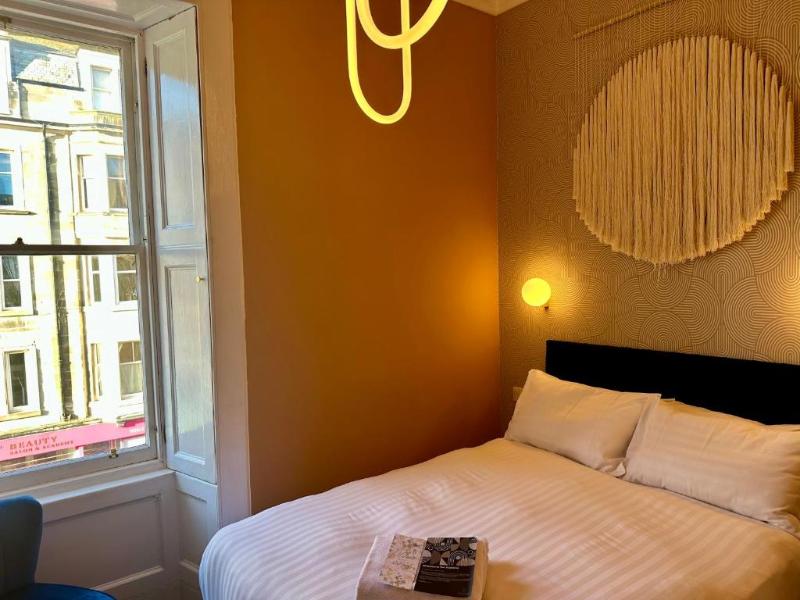 The Valentine Townhouse Hotel image