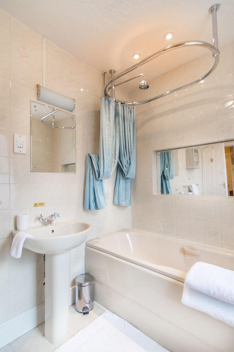 Creston Villa Guest House image