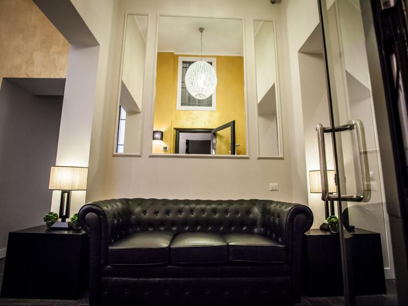 Chic&Town Luxury Rooms Piazza del Popolo 1 image