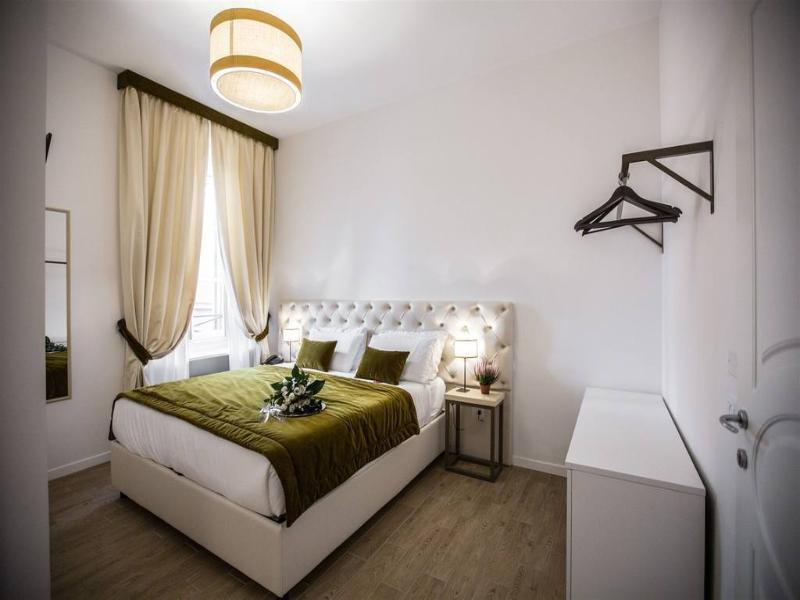 Chic&Town Luxury Rooms Piazza del Popolo 1 image