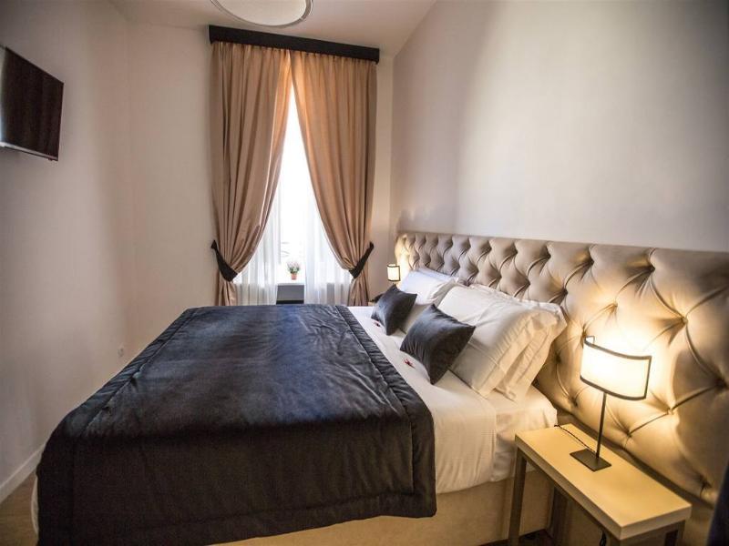 Chic&Town Luxury Rooms Piazza del Popolo 1 image