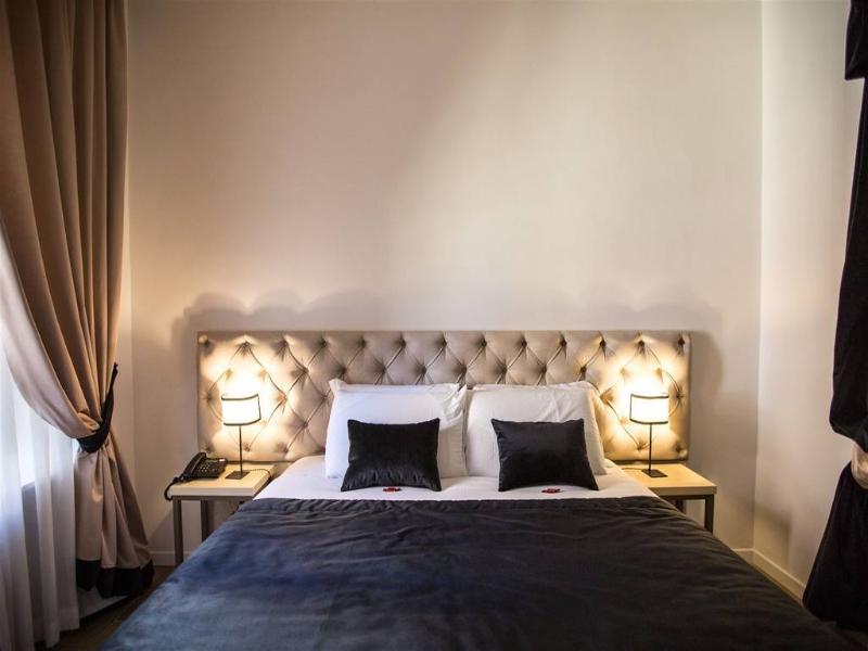 Chic&Town Luxury Rooms Piazza del Popolo 1 image