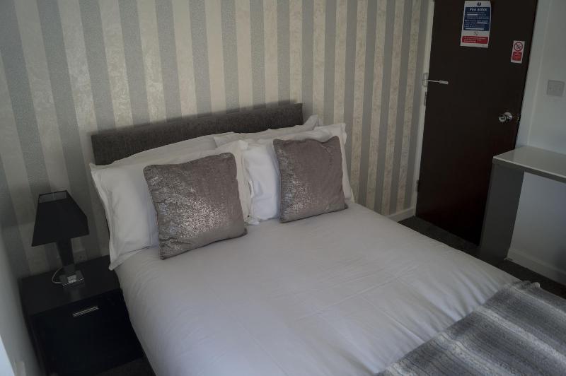 Kirks Korner Hotel image