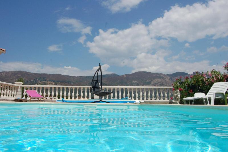 Perula Di Machja image