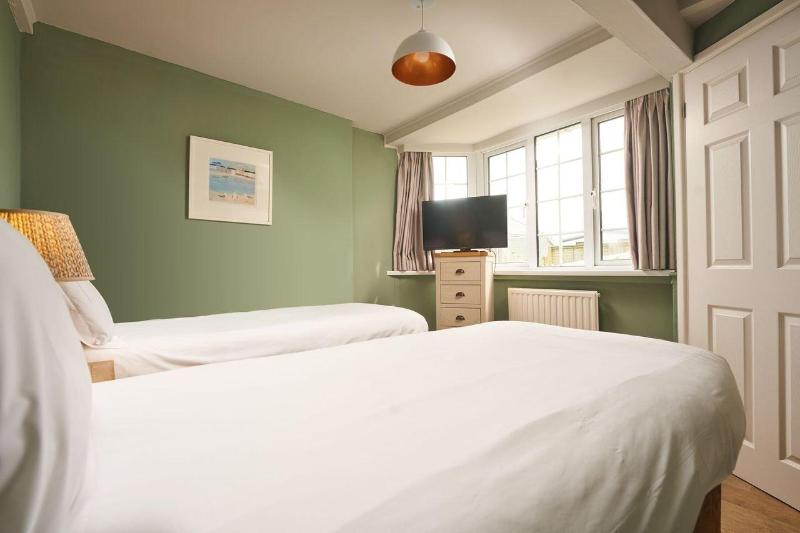 Oystercatcher Apartments image