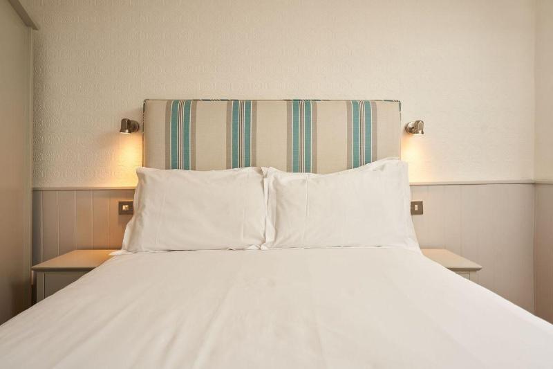 Oystercatcher Apartments image