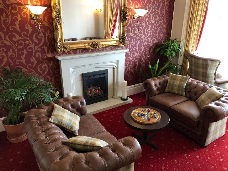 Queenswood Hotel image