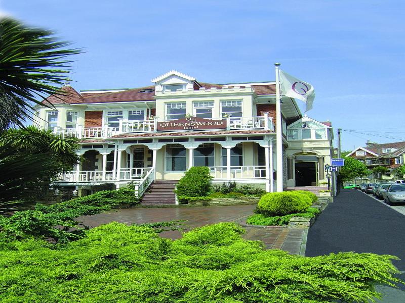 Queenswood Hotel image