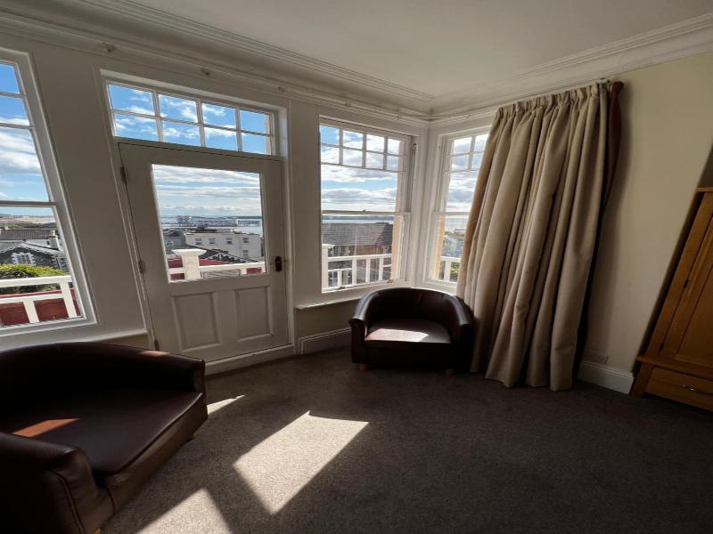 Queenswood Hotel image