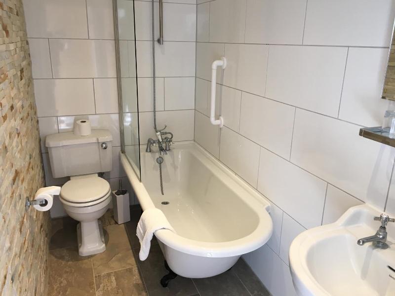 Queenswood Hotel image