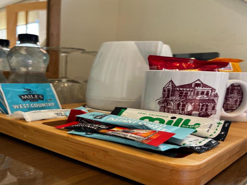 Queenswood Hotel image
