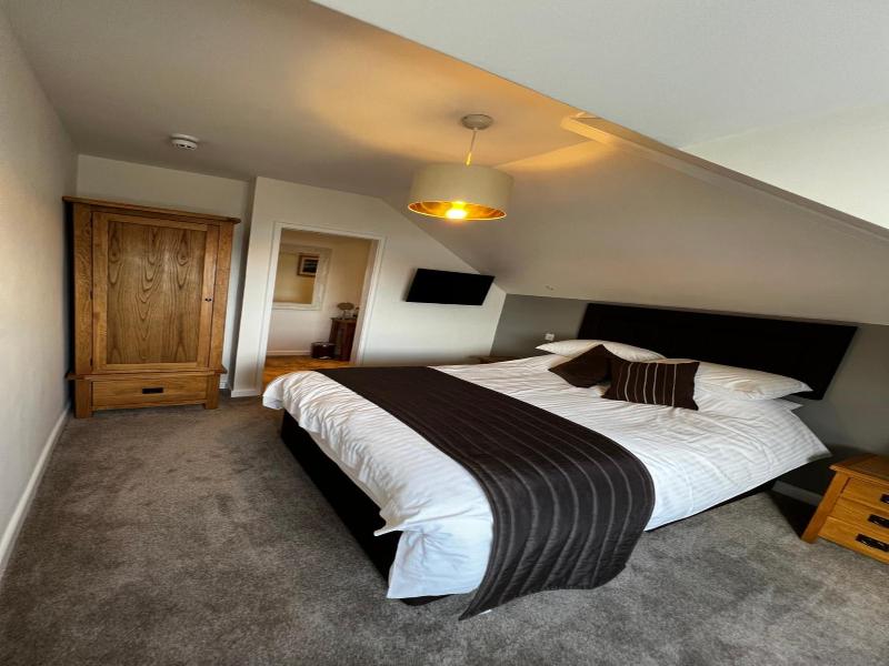 Queenswood Hotel image