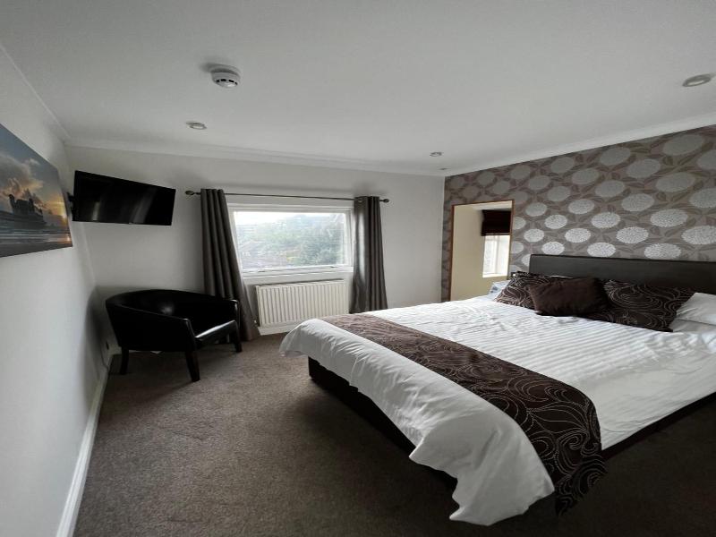 Queenswood Hotel image