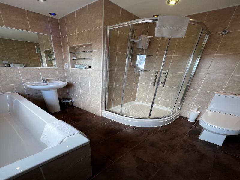 Queenswood Hotel image