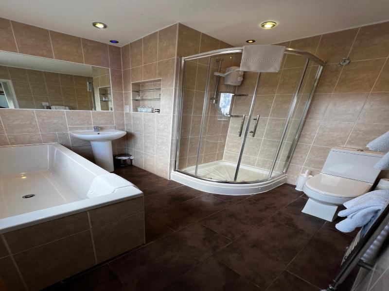 Queenswood Hotel image