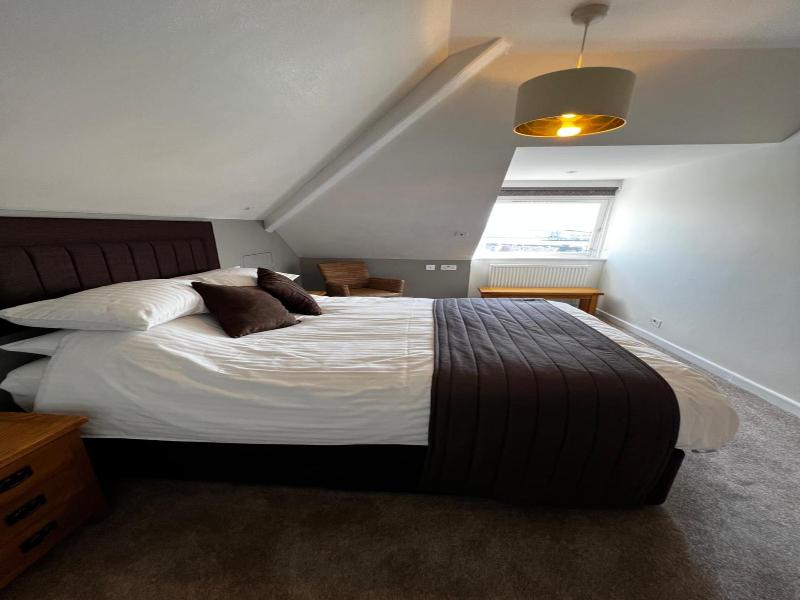 Queenswood Hotel image