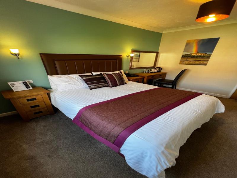 Queenswood Hotel image
