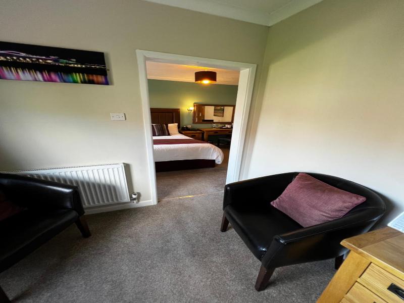 Queenswood Hotel image