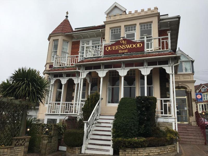 Queenswood Hotel image