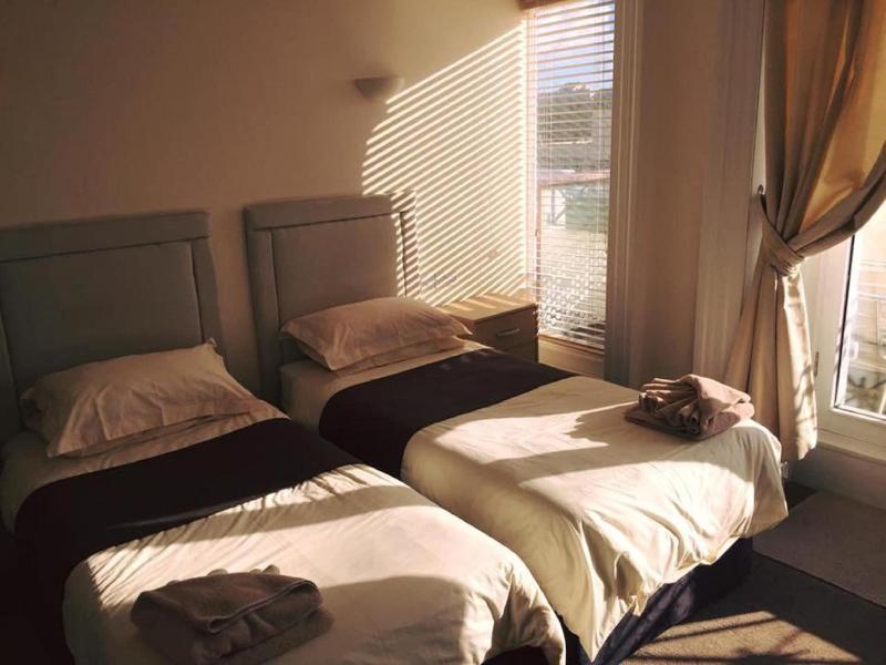 Royal Grosvenor Hotel image