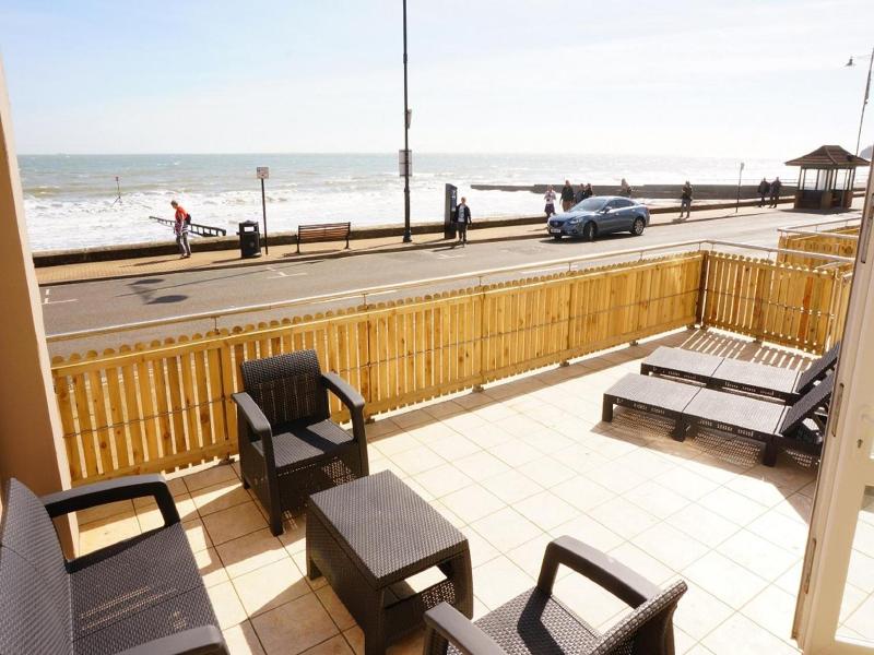 Shoreside Inn image